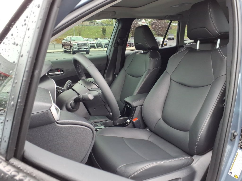 Certified 2025 Toyota Corolla Cross XLE w/ Convenience Package AWD/4WD image 2