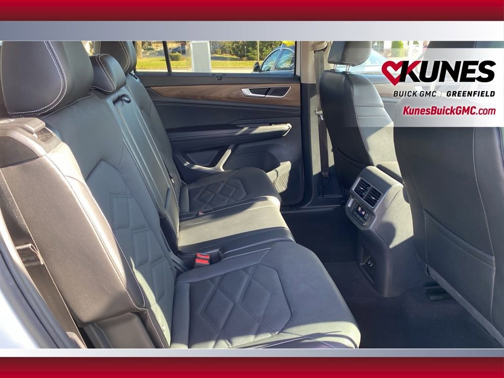 Used 2024 Volkswagen Atlas SE image 45