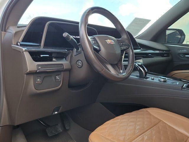 Certified 2023 Cadillac Escalade Premium Luxury RWD image 3