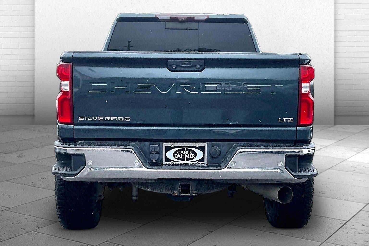 Used 2020 Chevrolet Silverado 2500 LTZ w/ LTZ Premium Package AWD/4WD image 3