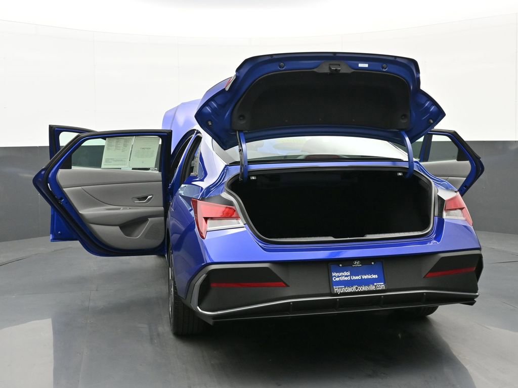 Certified 2025 Hyundai Elantra Sport image 48