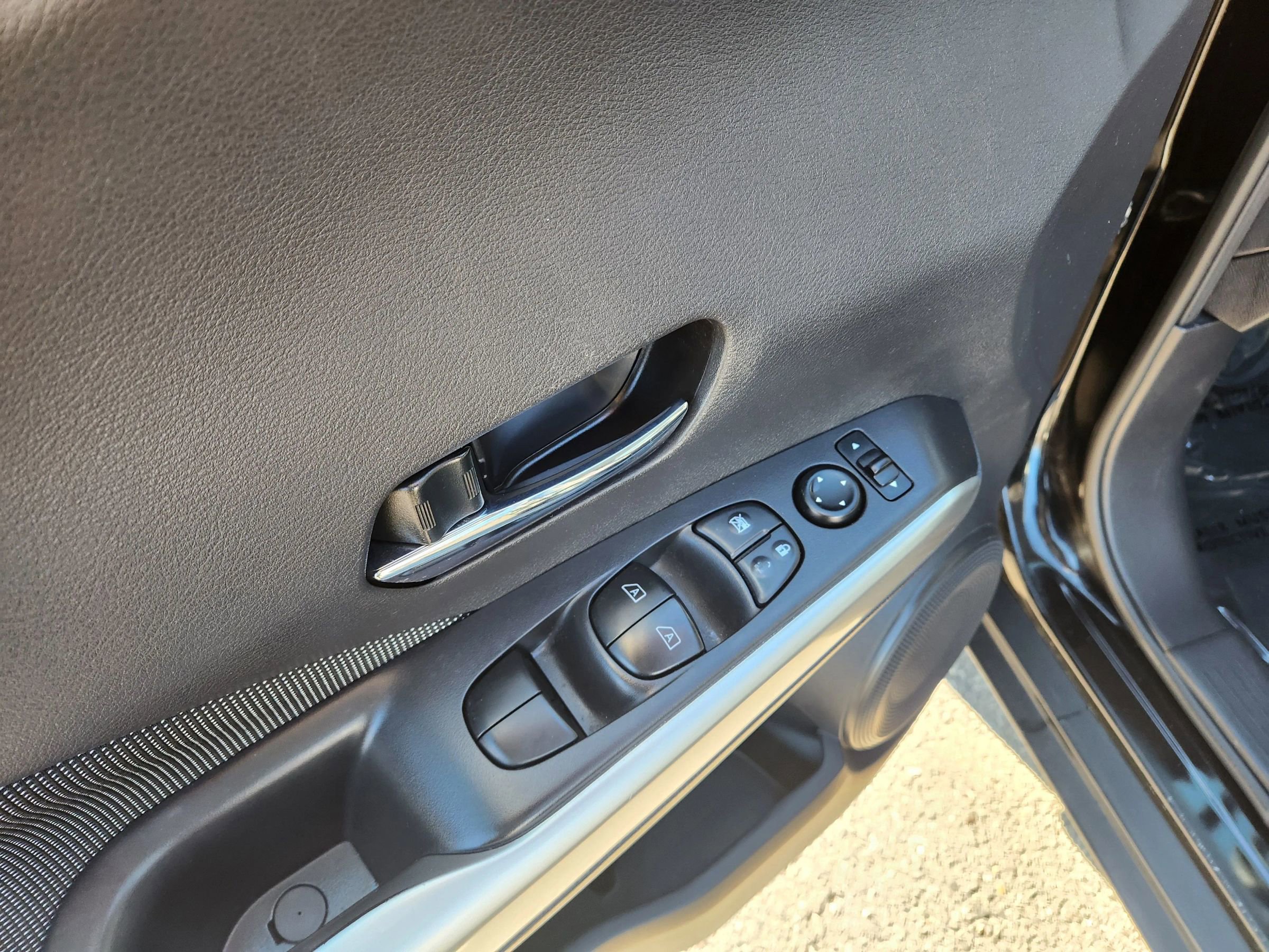 Used 2020 Nissan Kicks SV image 22