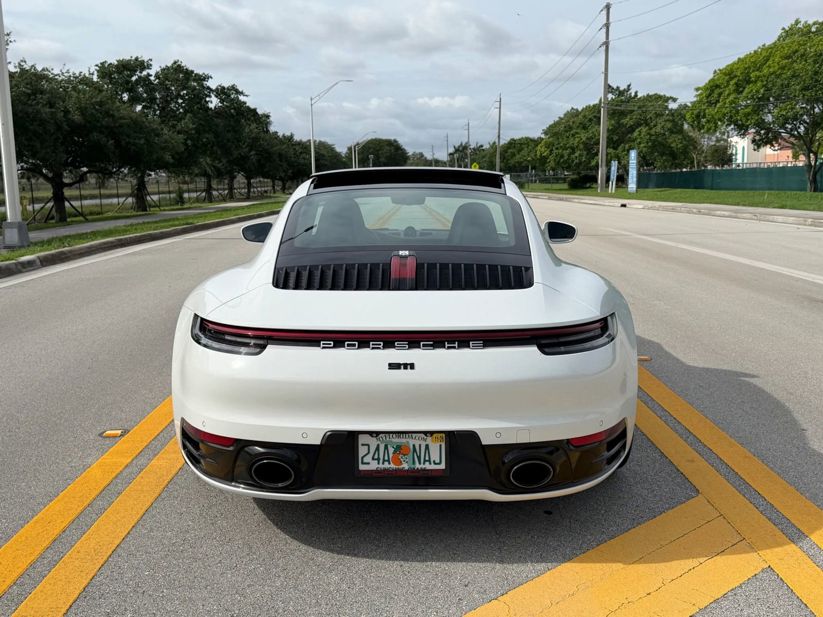 Used 2022 Porsche 911 Carrera image 4