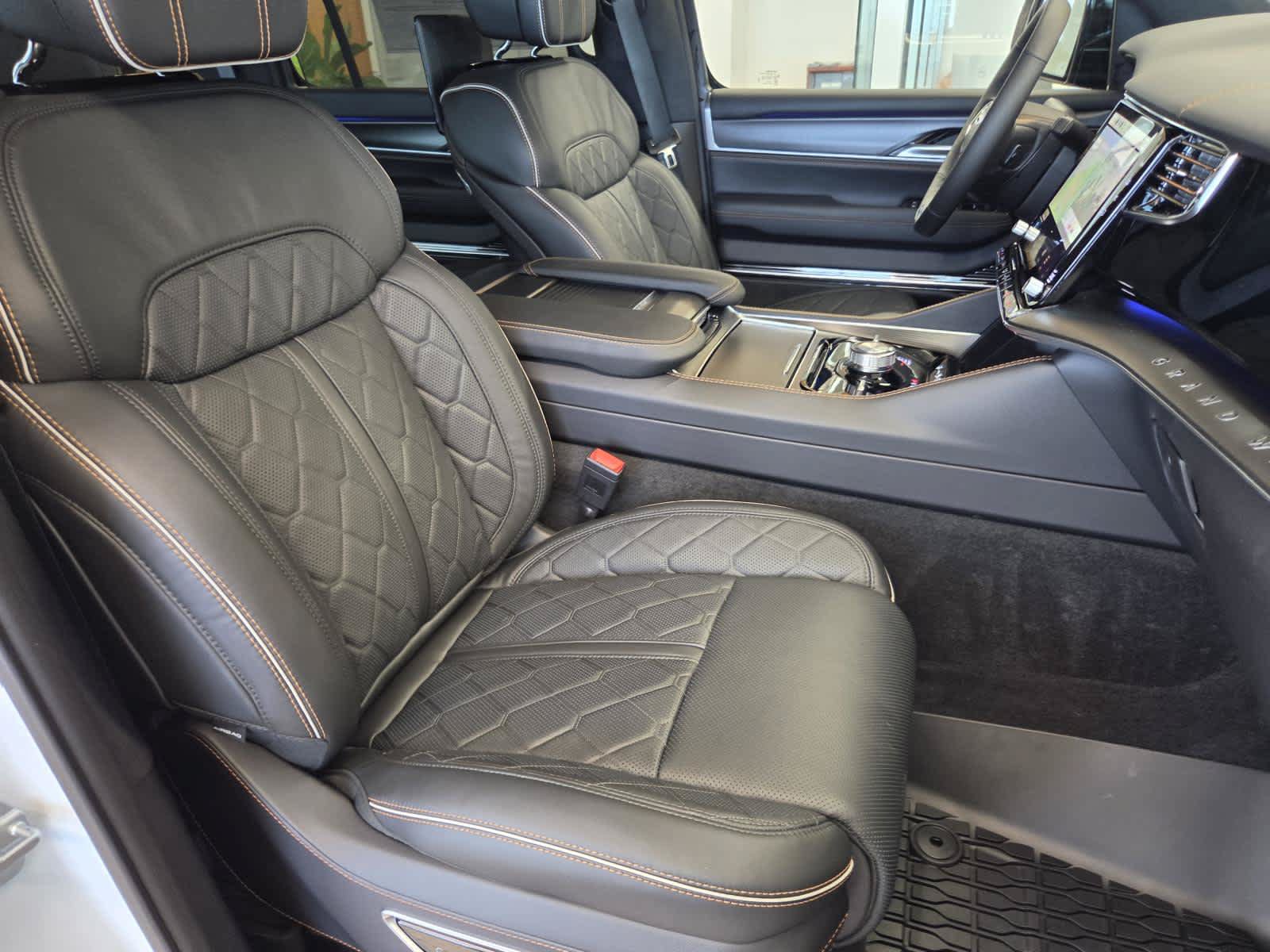 New 2026 Jeep Grand Wagoneer L Summit AWD/4WD image 10