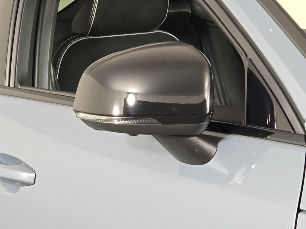 Certified 2023 Volvo C40 P8 Recharge Ultimate w/ Protection Package Premier AWD/4WD image 7