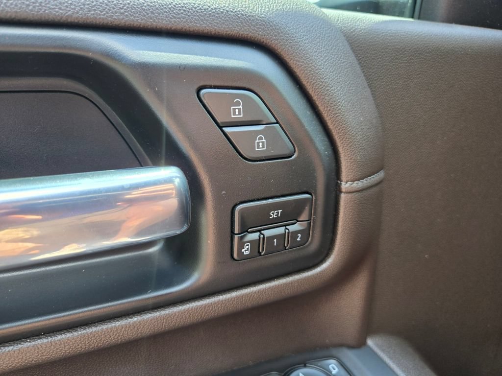 Used 2021 GMC Sierra 3500 Denali w/ Denali Ultimate Package AWD/4WD image 36