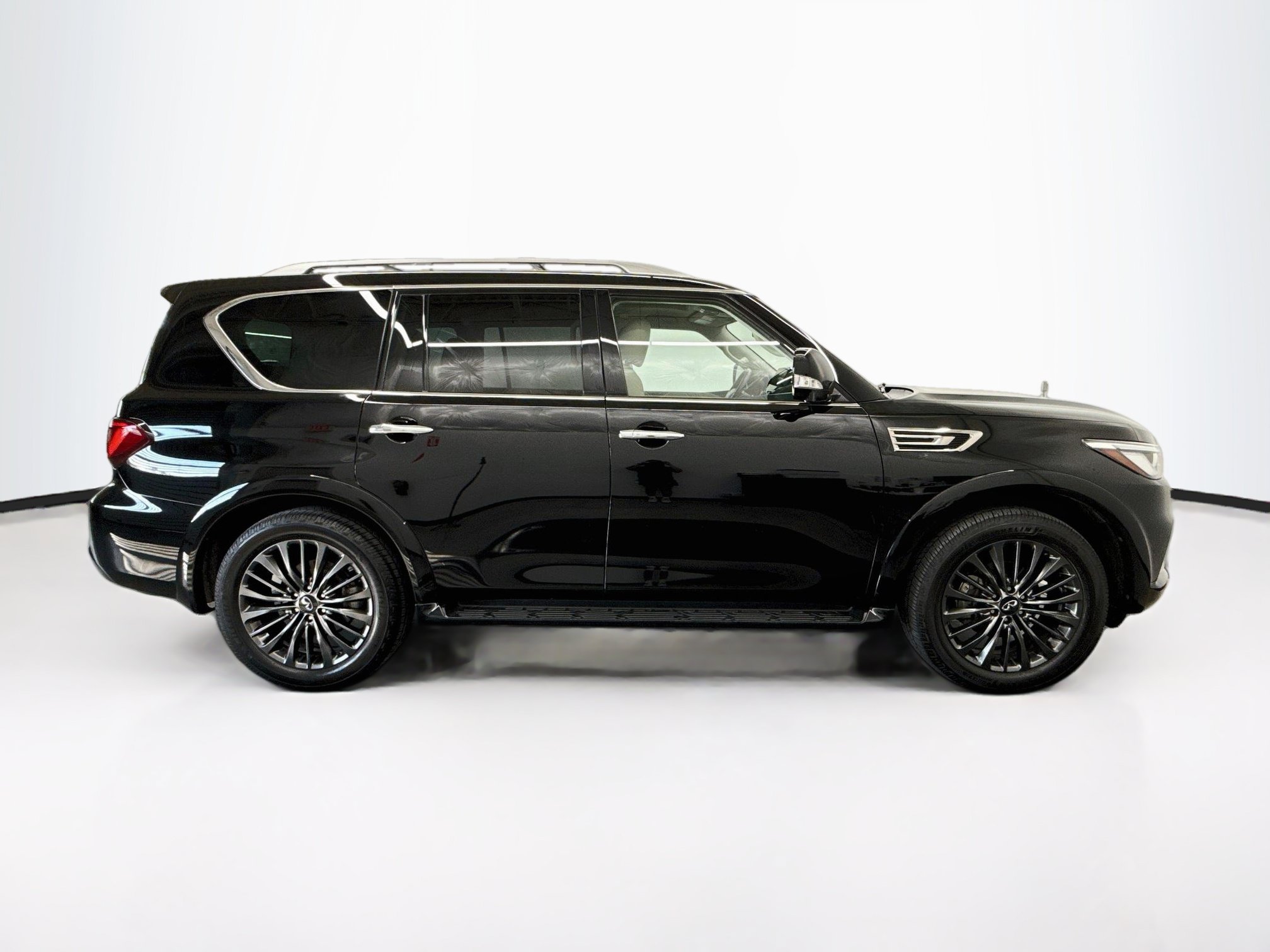 Used 2023 INFINITI QX80 Premium Select w/ Cargo Package RWD image 10