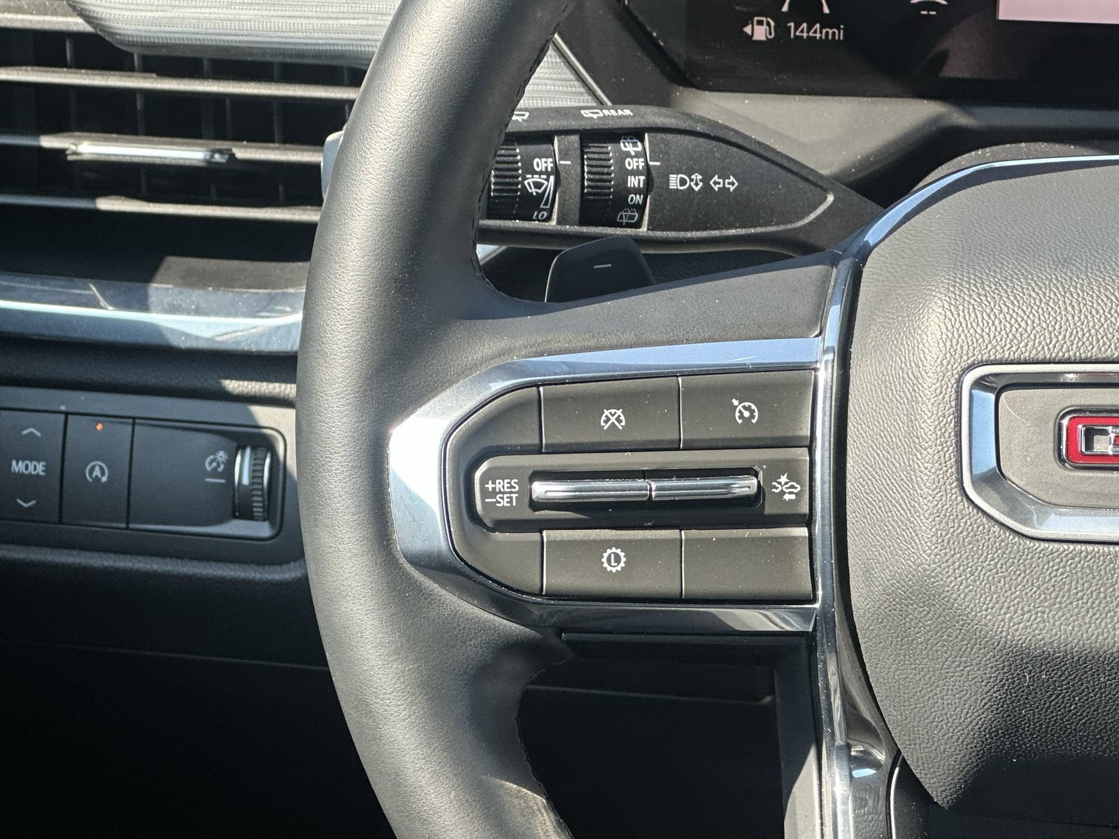Used 2026 GMC Acadia Elevation w/ Elevation Premium Package FWD image 20