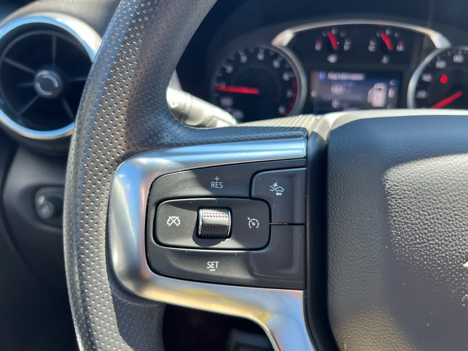 Used 2022 Chevrolet Blazer LT FWD image 16