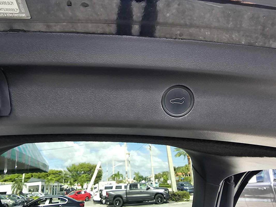 Used 2021 Tesla Model Y Performance image 17