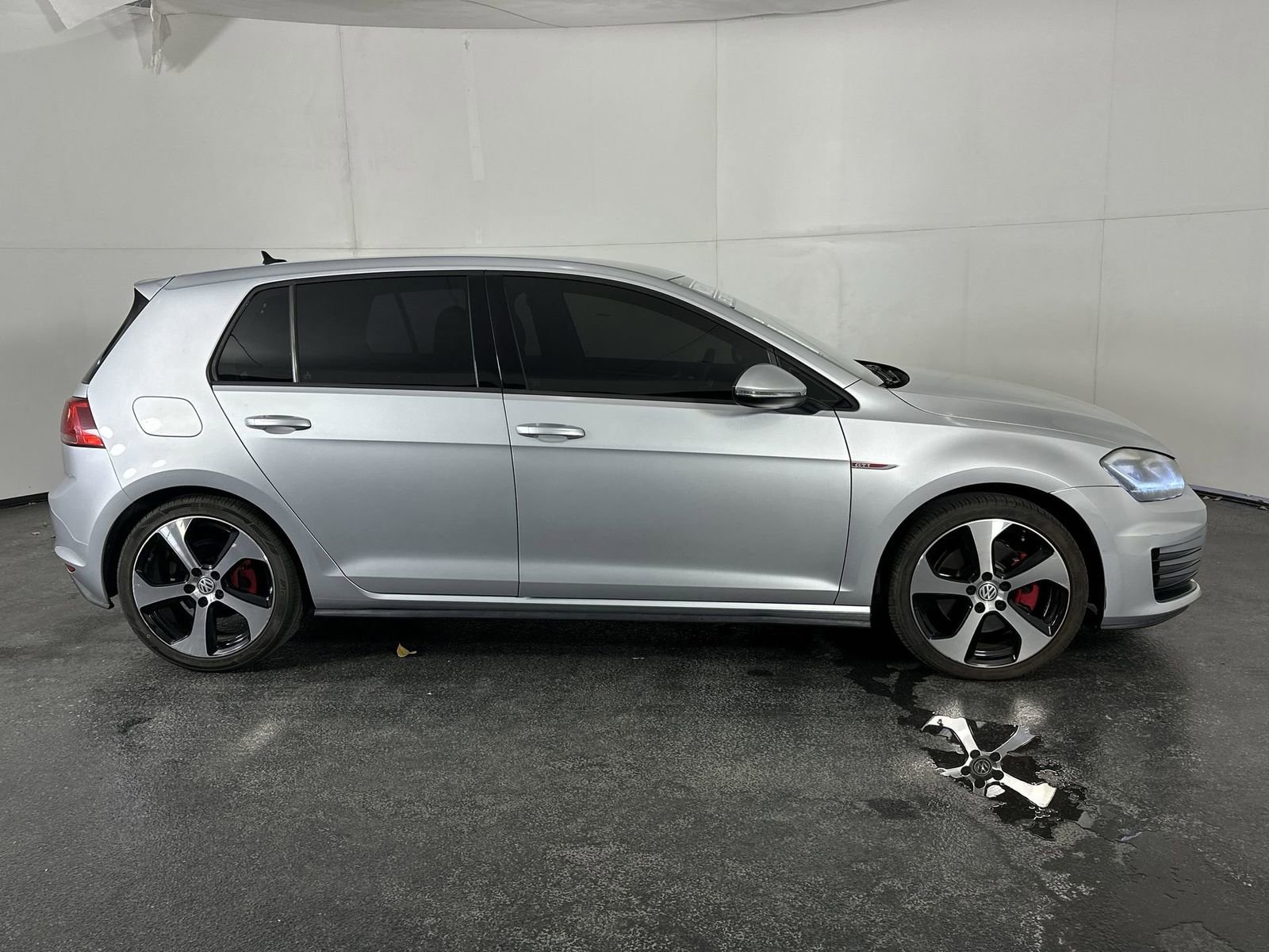 Used 2017 Volkswagen GTI S image 9