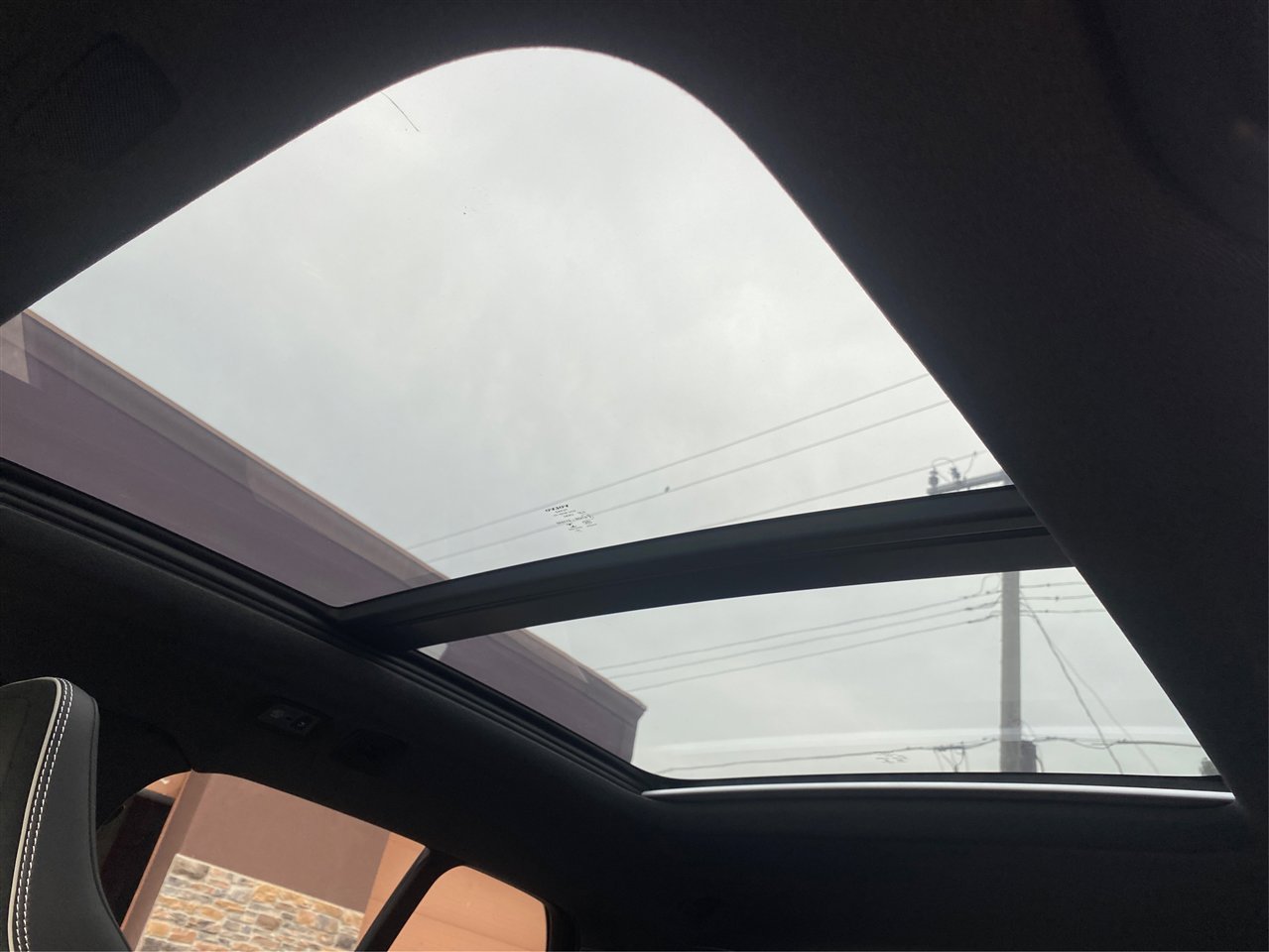 Used 2021 Volvo XC40 T5 R-Design image 32