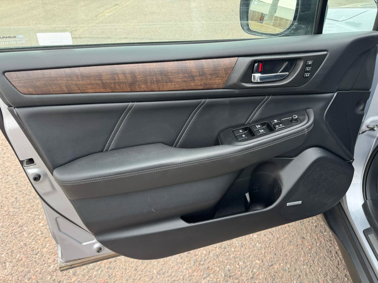 Used 2018 Subaru Outback 2.5i Limited AWD/4WD image 8