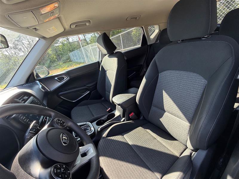 Used 2021 Kia Soul S FWD image 11