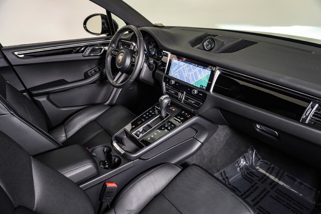 Certified 2026 Porsche Macan S AWD/4WD image 14