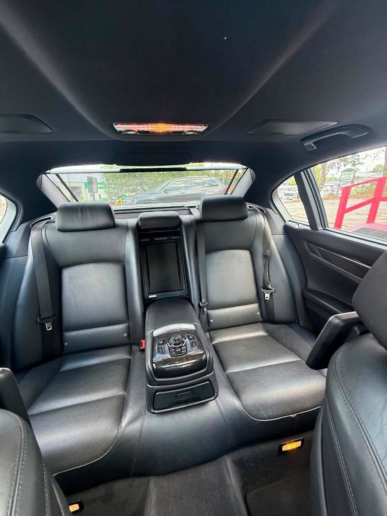 Used 2013 BMW 750Li RWD image 33