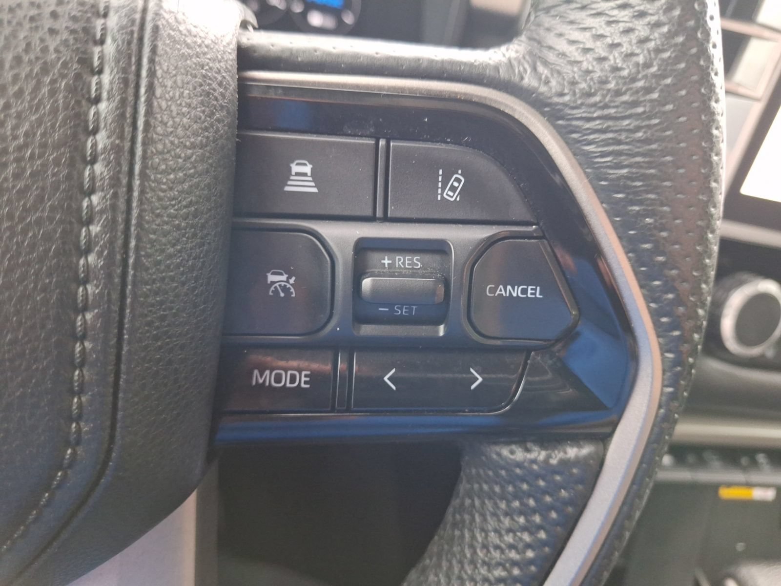 Used 2024 Toyota Tundra Limited AWD/4WD image 18