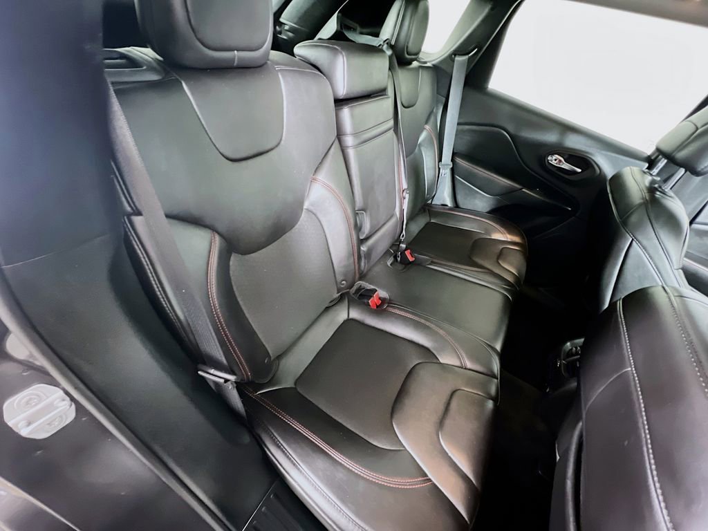 Used 2019 Jeep Cherokee Trailhawk w/ Comfort/Convenience Group image 27