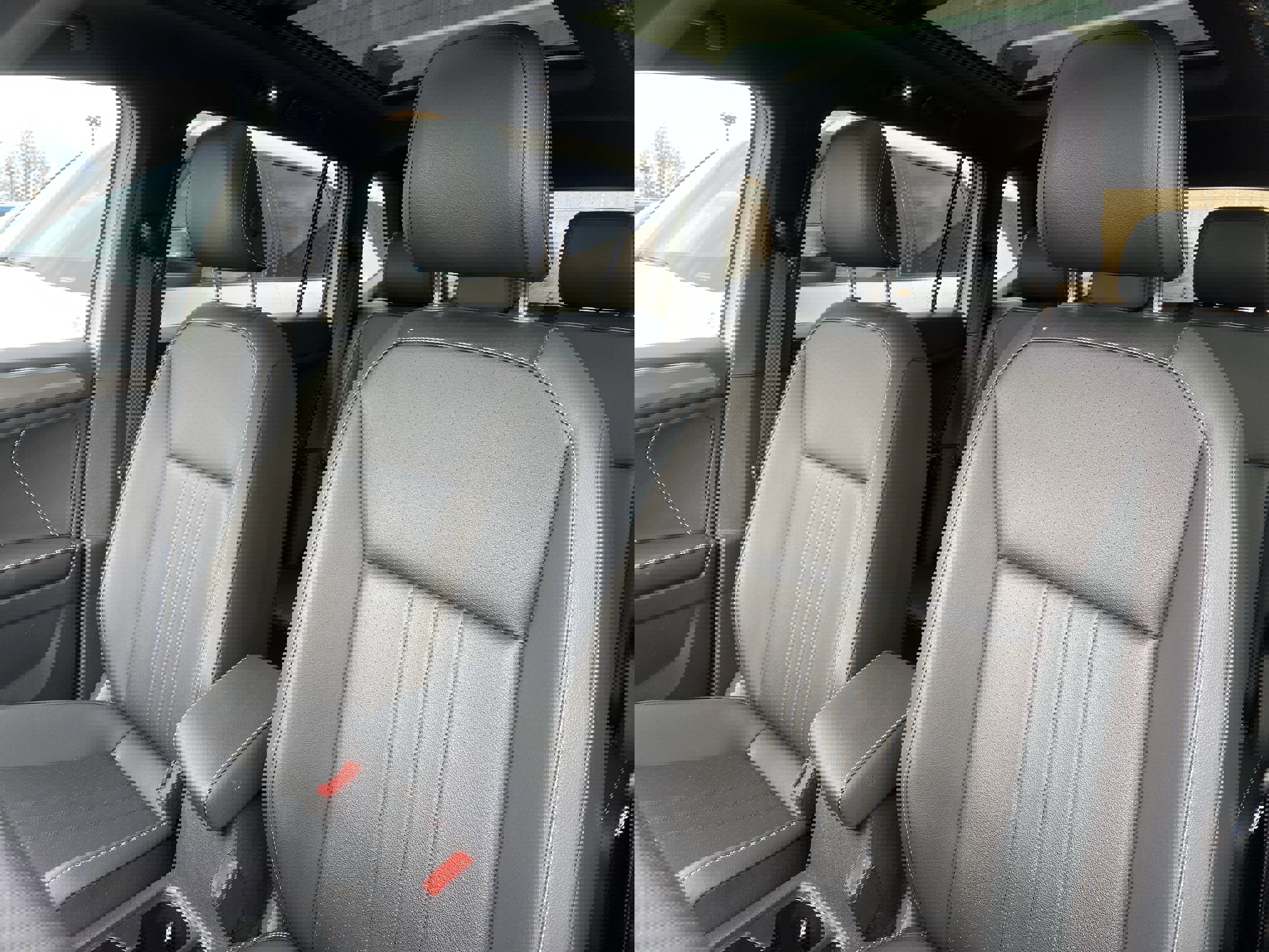 Used 2024 Volkswagen Tiguan SE R-Line image 10