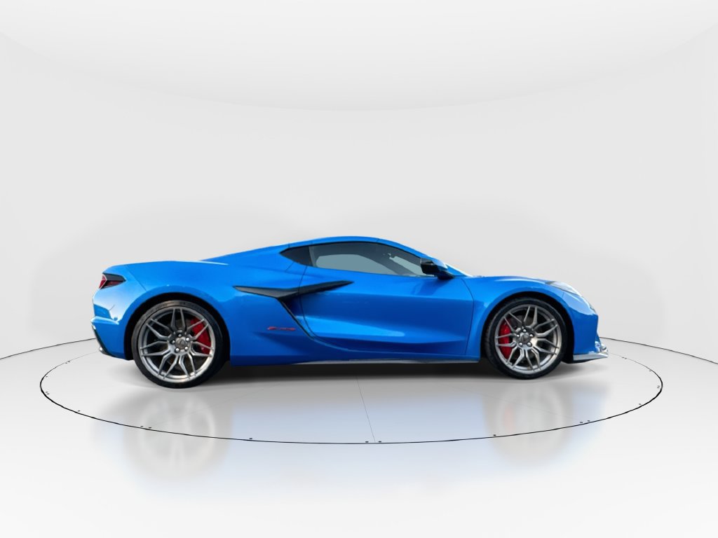 Used 2024 Chevrolet Corvette Z06 RWD image 9
