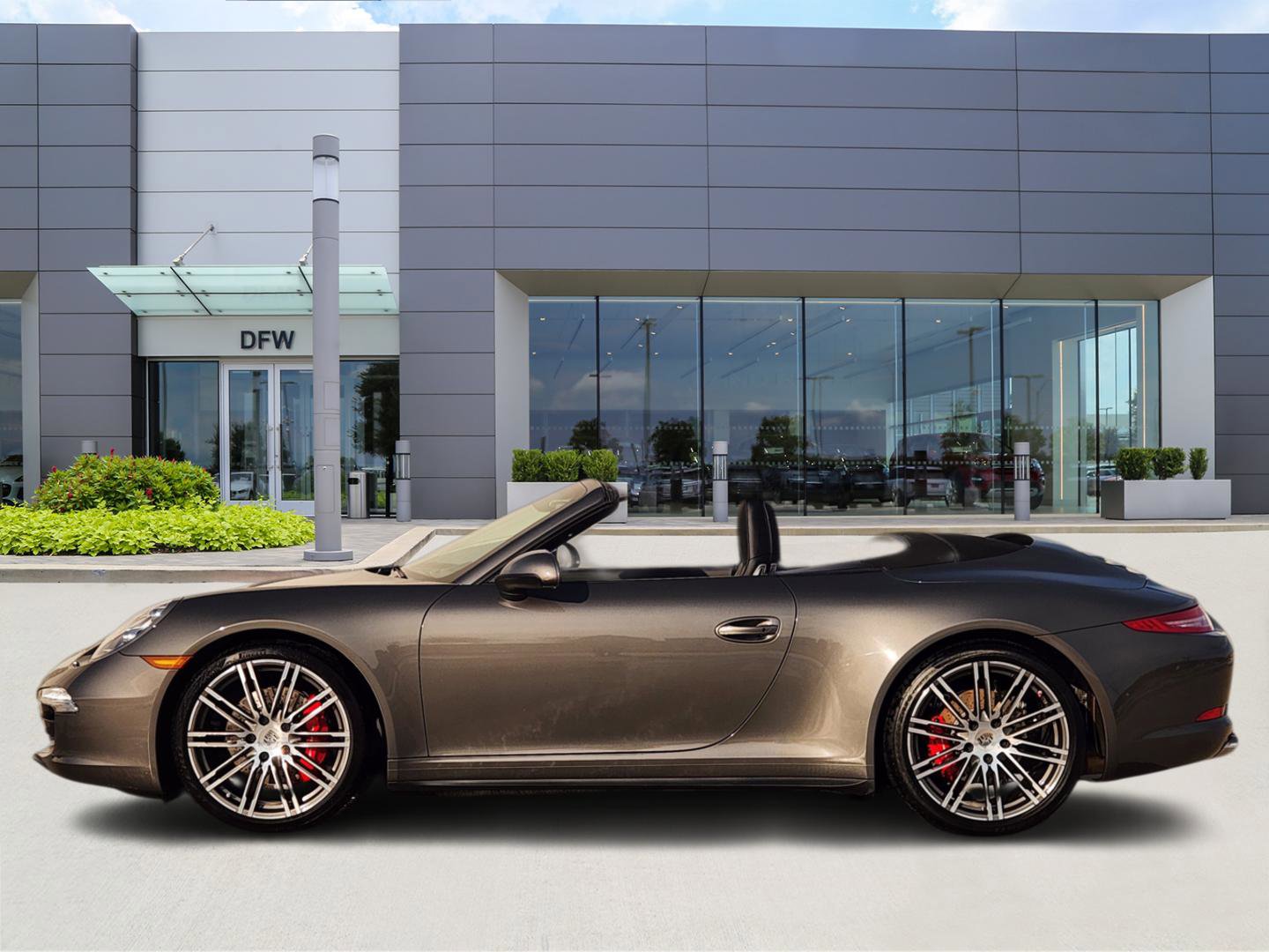 Used 2015 Porsche 911 Carrera 4S image 3