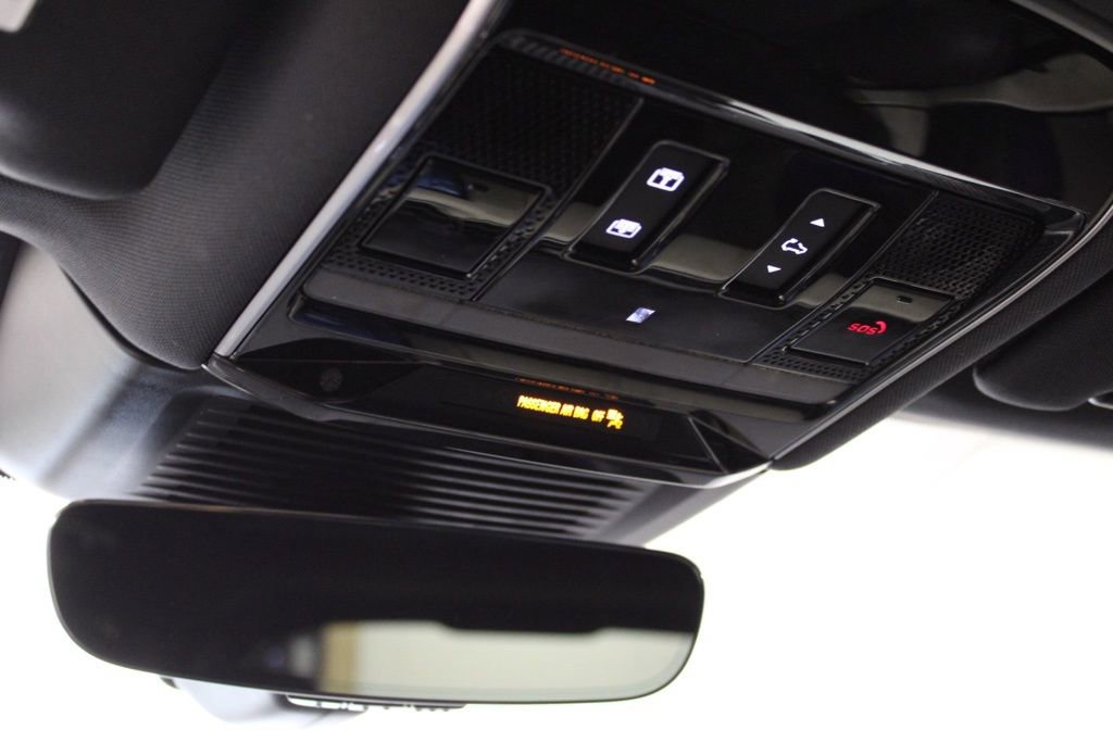 Certified 2023 Land Rover Range Rover SE image 26