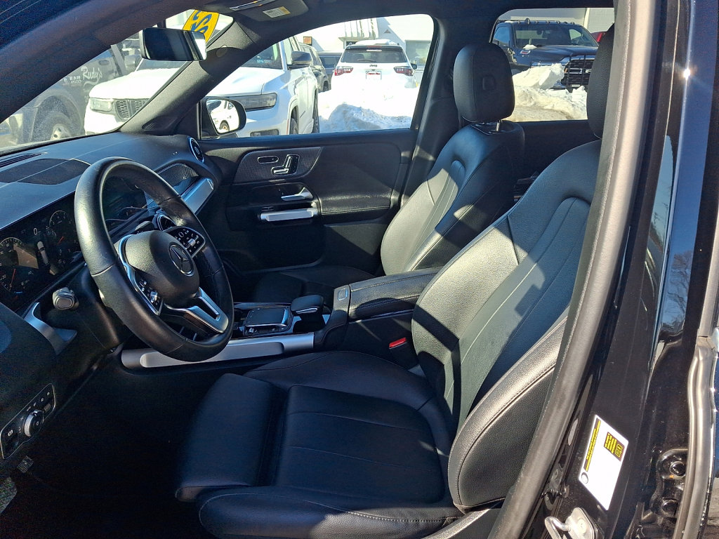 Used 2023 Mercedes-Benz GLB 250 4MATIC image 23