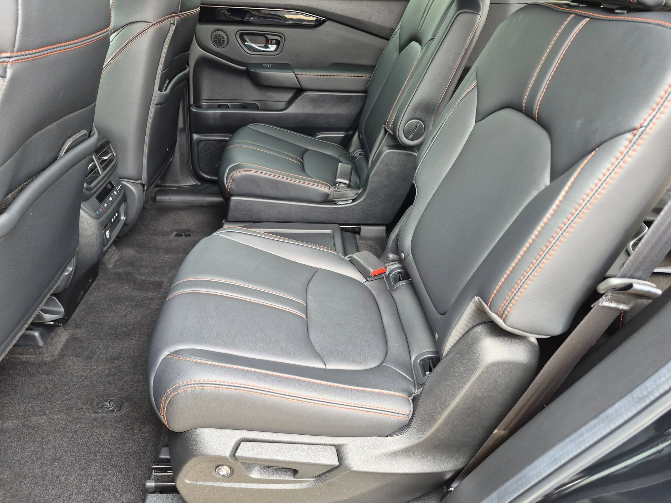 Certified 2025 Honda Pilot TrailSport image 24