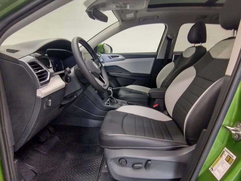 New 2026 Volkswagen Taos SEL AWD/4WD image 21