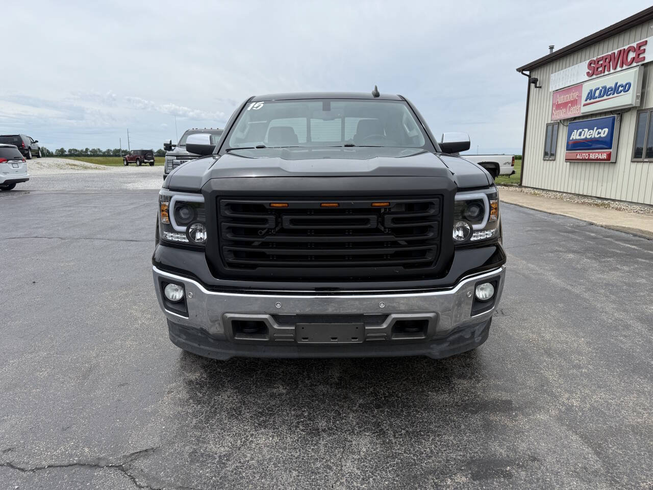 Used 2015 GMC Sierra 1500 SLT w/ SLT Preferred Package AWD/4WD image 3
