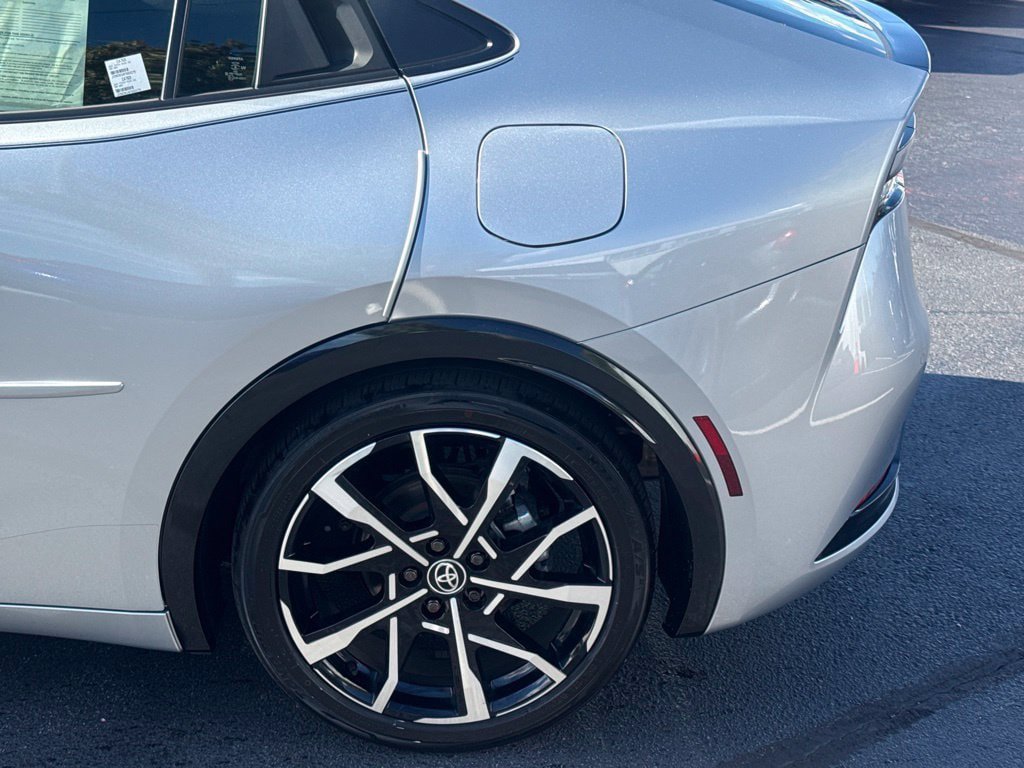 Certified 2023 Toyota Prius Prime FWD image 4