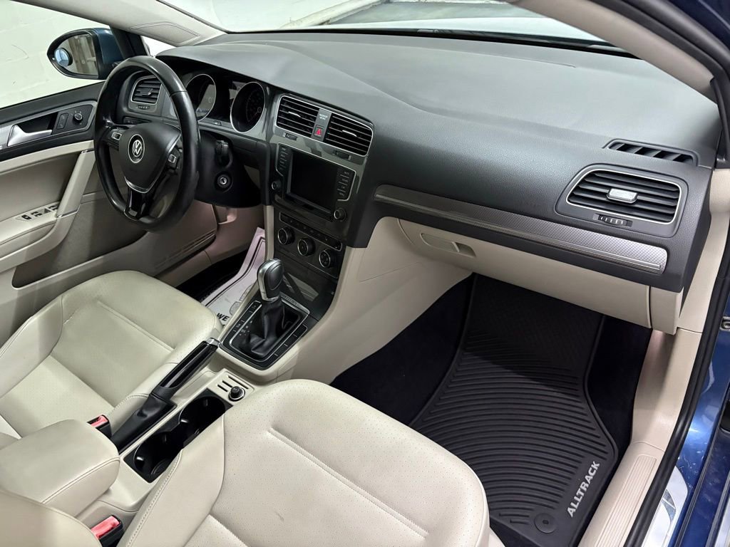 Used 2017 Volkswagen Golf Alltrack SE image 18