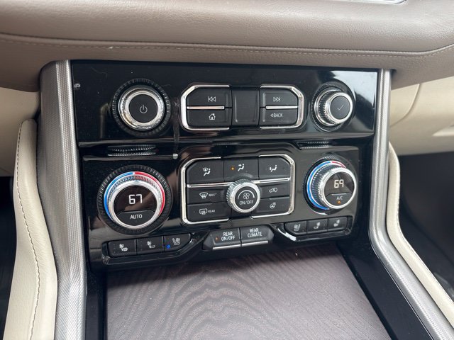 Used 2023 GMC Yukon Denali w/ Advanced Technology Package AWD/4WD image 38