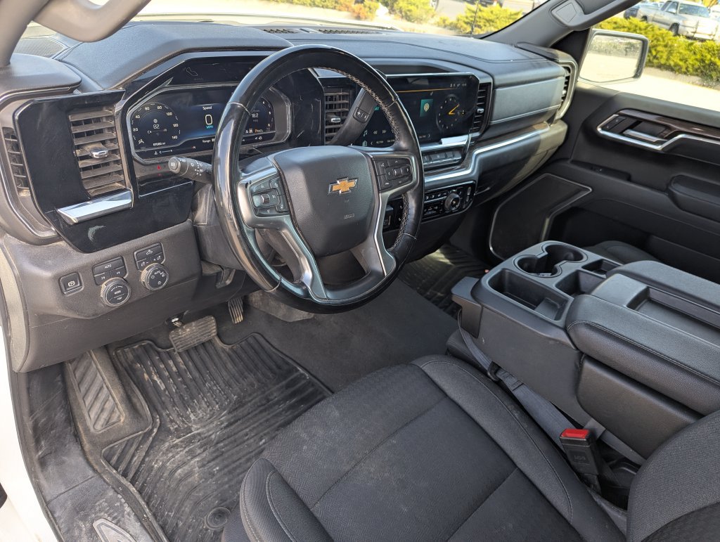 Used 2025 Chevrolet Silverado 1500 LT AWD/4WD image 14