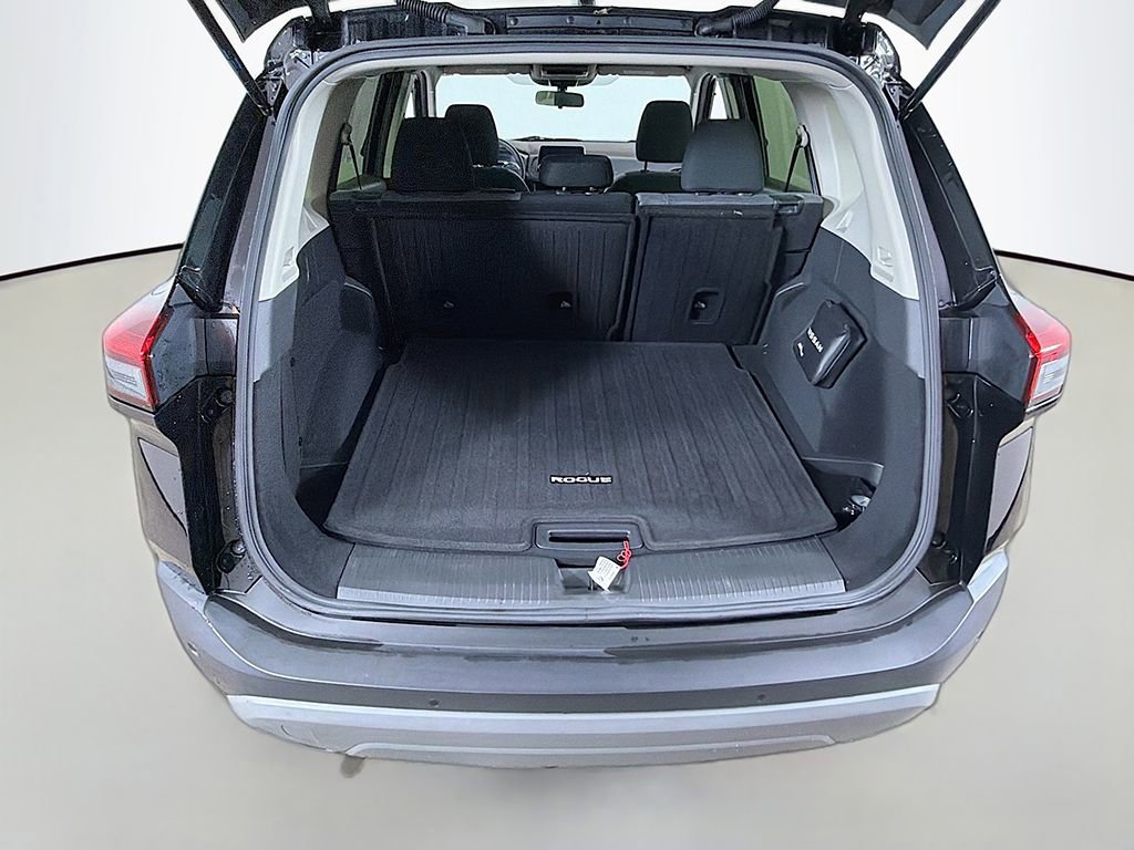 Used 2023 Nissan Rogue SV image 12