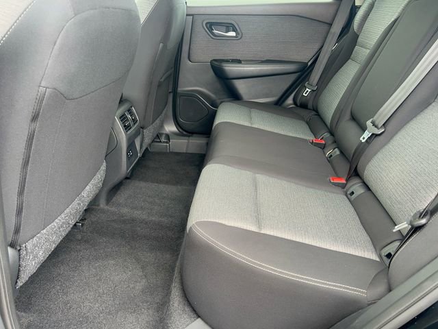 Used 2023 Nissan Rogue SV image 13