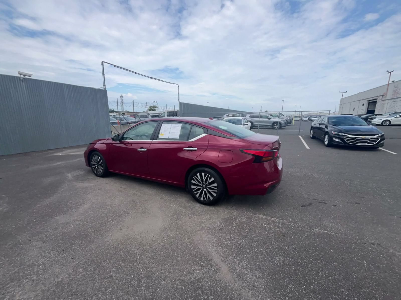 Used 2025 Nissan Altima 2.5 SV FWD image 10
