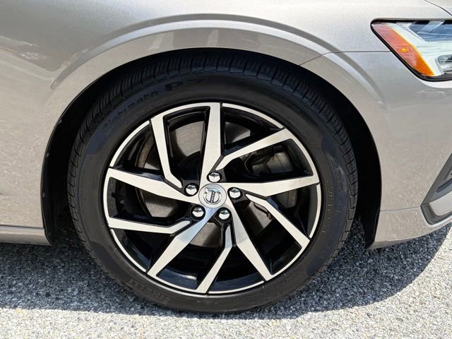 Used 2019 Volvo S60 T6 Momentum w/ Multimedia Package AWD/4WD image 12
