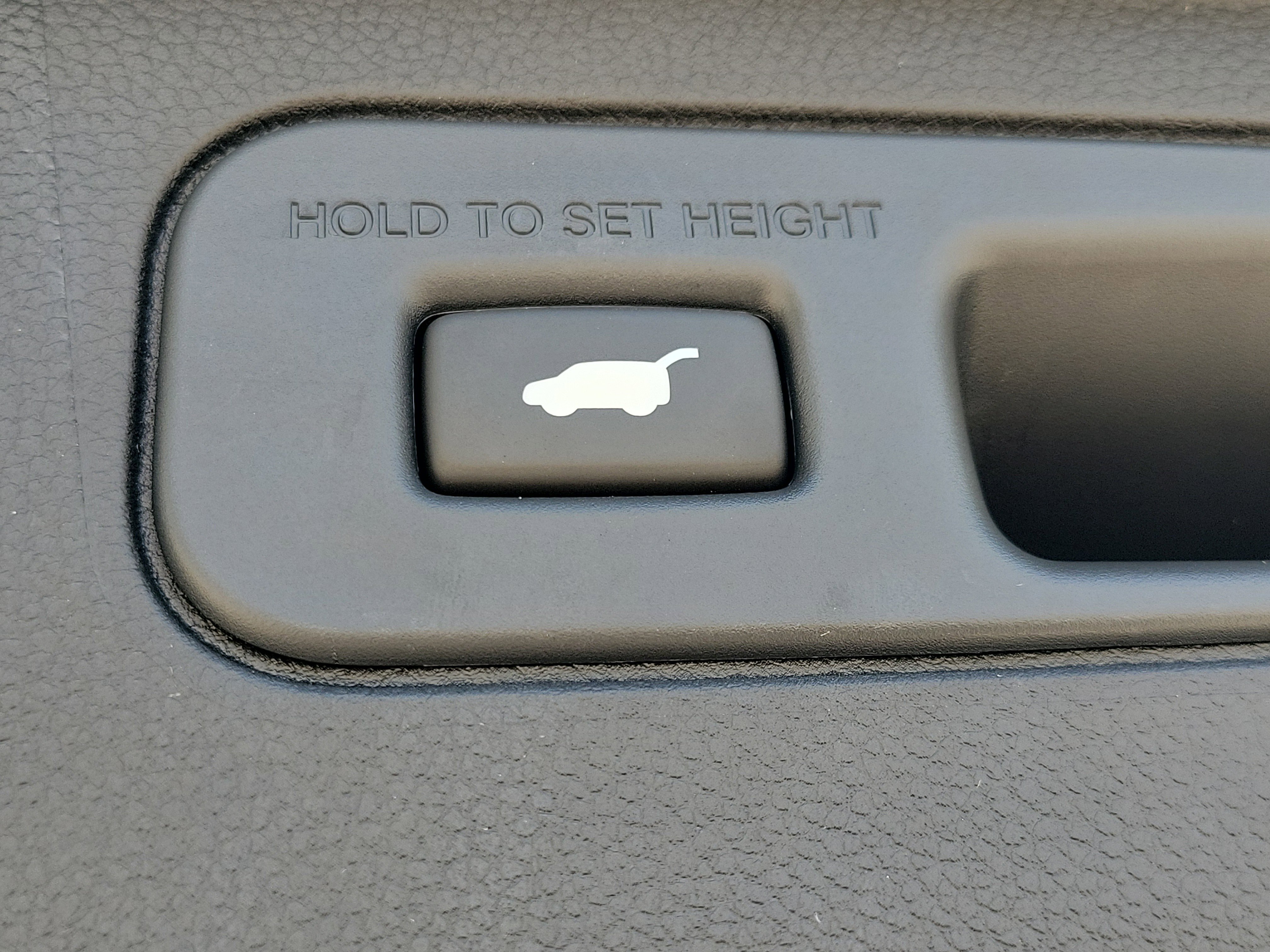 Used 2025 Honda Pilot Touring image 11