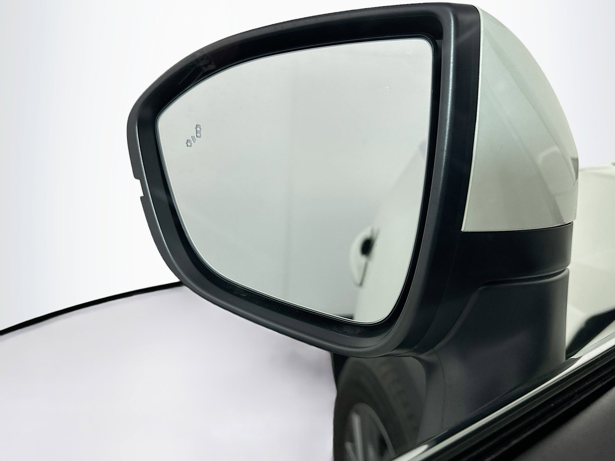 Used 2024 Nissan Pathfinder SV image 16