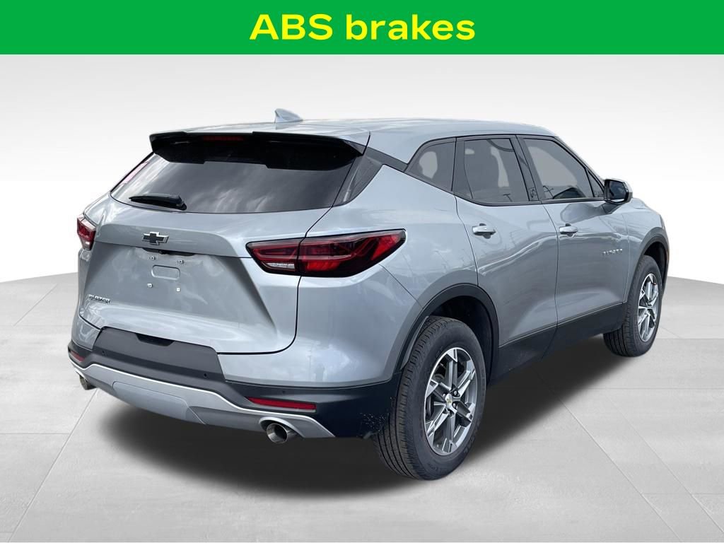 Used 2024 Chevrolet Blazer LT w/ Driver Confidence Package FWD image 9