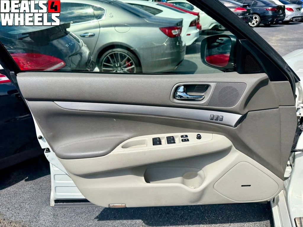 Used 2012 INFINITI G37 x Sedan w/ Premium Pkg AWD/4WD image 10