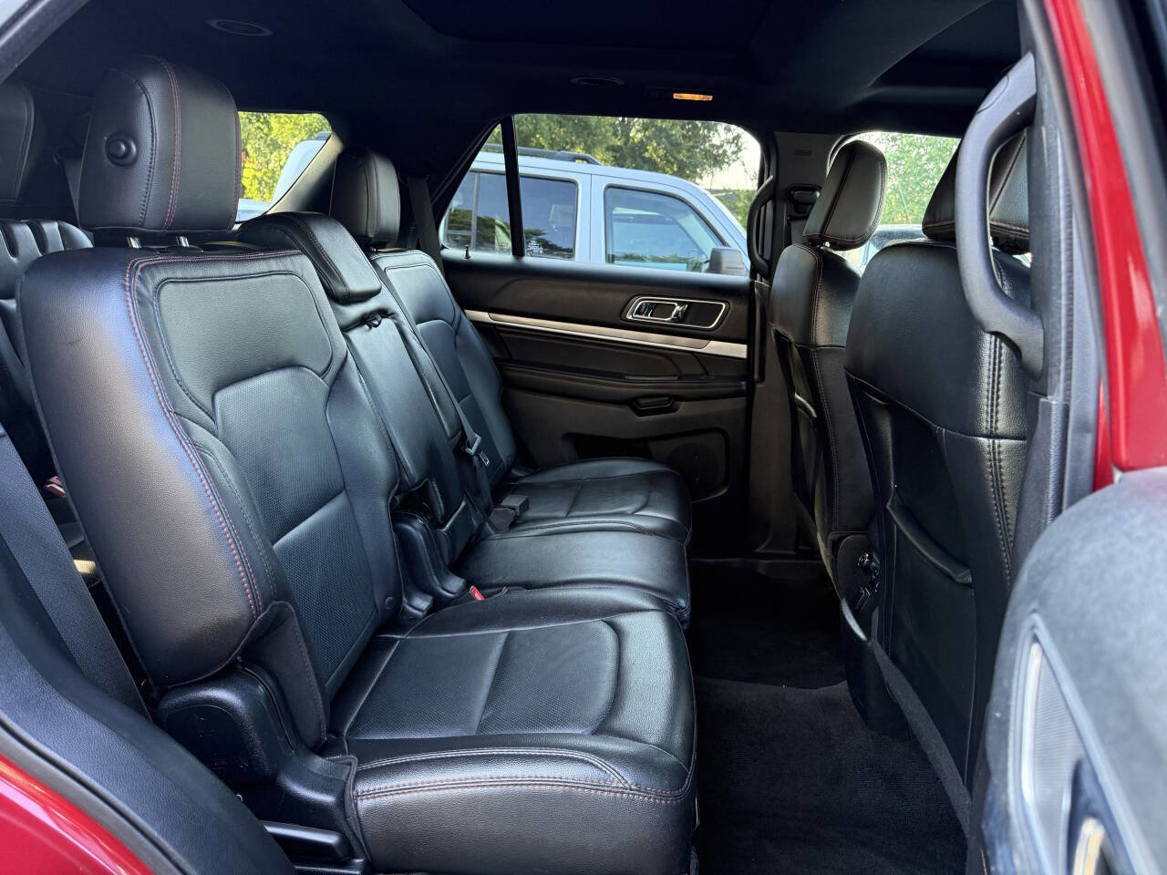 Used 2018 Ford Explorer Sport image 17
