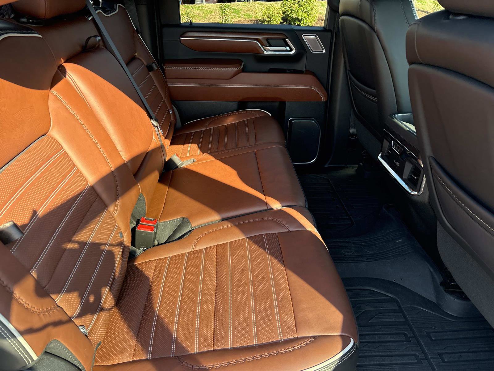 Certified 2024 GMC Sierra 2500 Denali Ultimate image 32