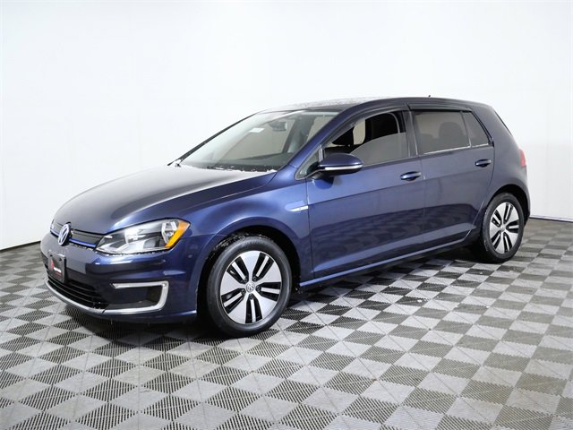 Used 2016 Volkswagen e-Golf SE w/ DC Fast Charging Package image 5