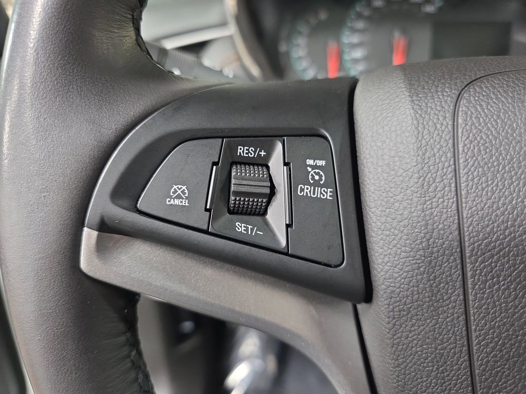 Used 2020 Chevrolet Trax LT w/ LT Convenience Package FWD image 16