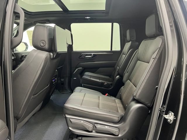 New 2026 Chevrolet Suburban High Country AWD/4WD image 16