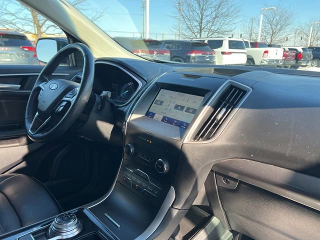 Used 2020 Ford Edge SEL image 32