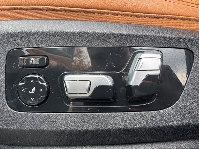 Certified 2024 BMW X7 xDrive40i w/ Premium Package image 12