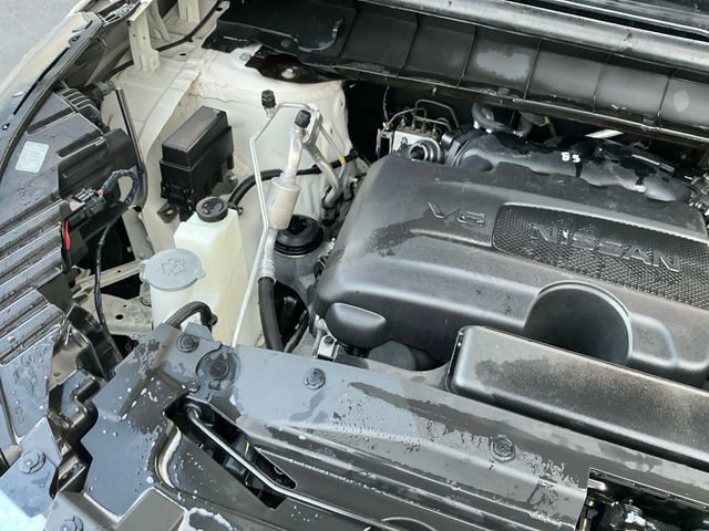 Used 2024 Nissan Pathfinder Platinum image 19